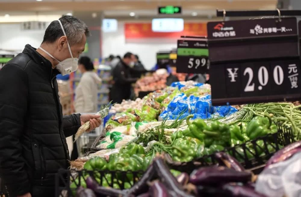 疫情中，一個(gè)中產(chǎn)家庭能撐多久？